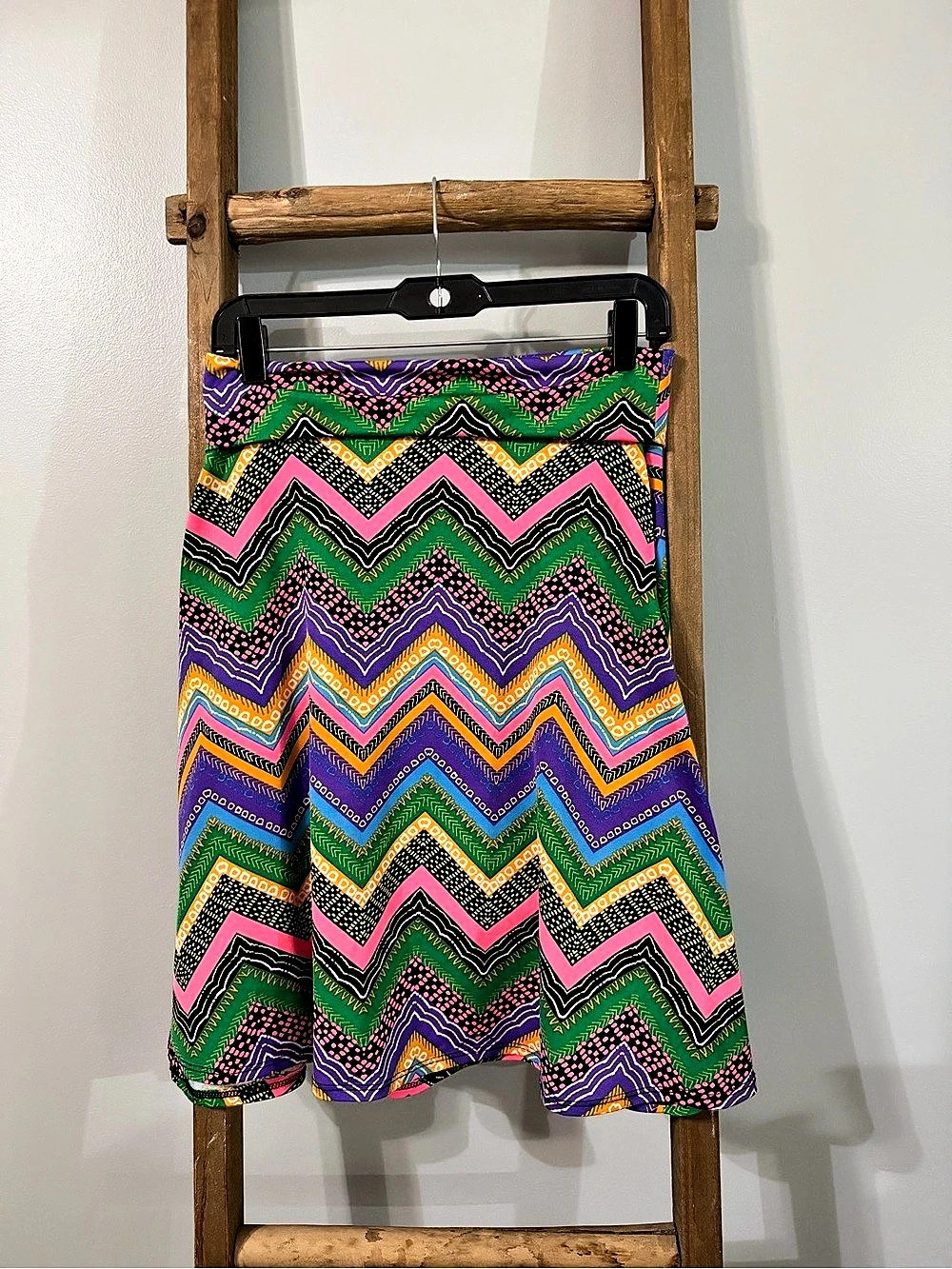 Y2K Vibes LulaRoe Geometric Mini Skirt in Multicolor Size Small Like New